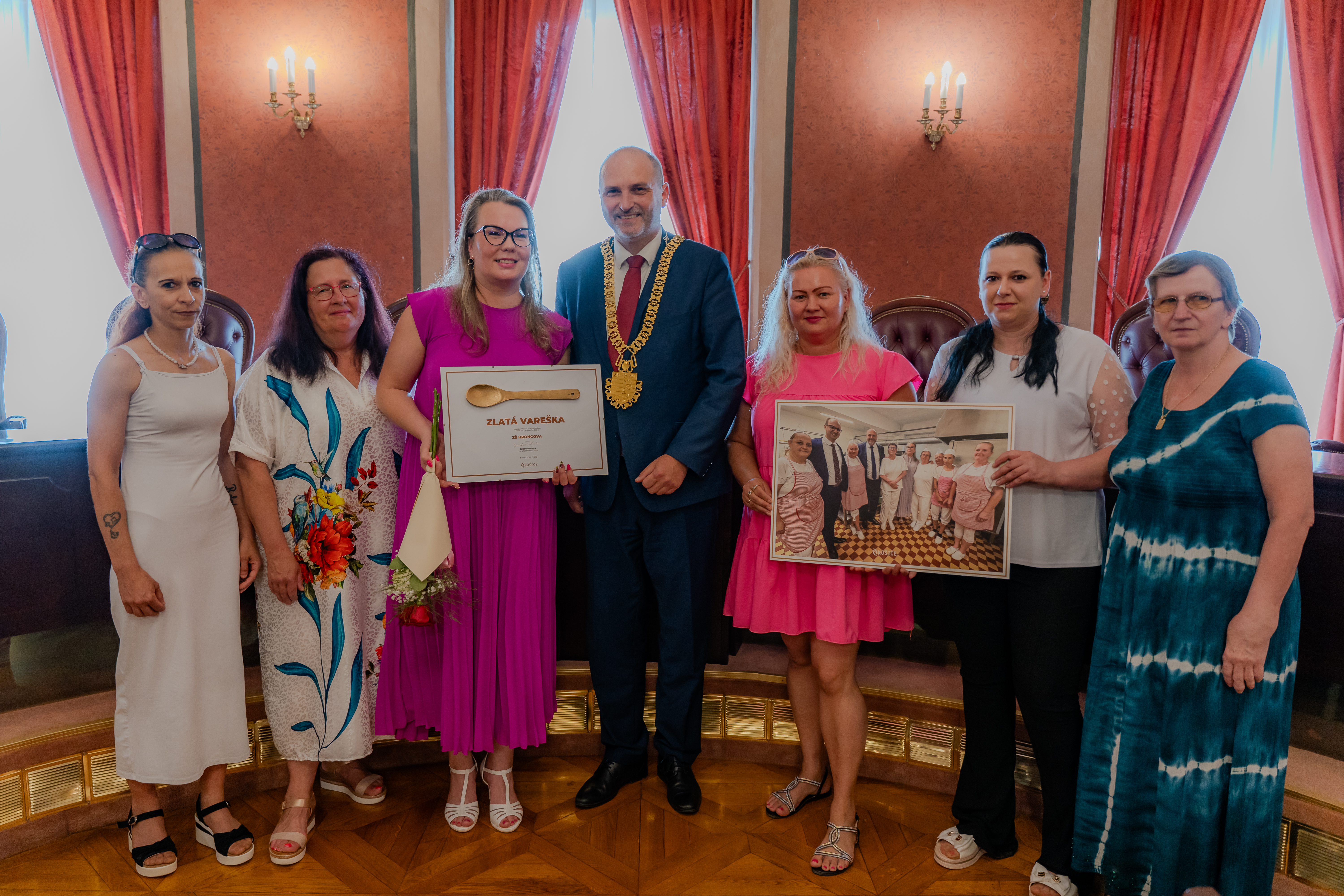 Prijatie nepedagogickych zamestnancov v Historickej radnici-12